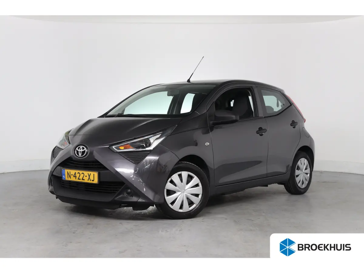 1.0 VVT-i x-fun | Eerste Eigenaar | Bluetooth | Airco | Stuurwielbediening |