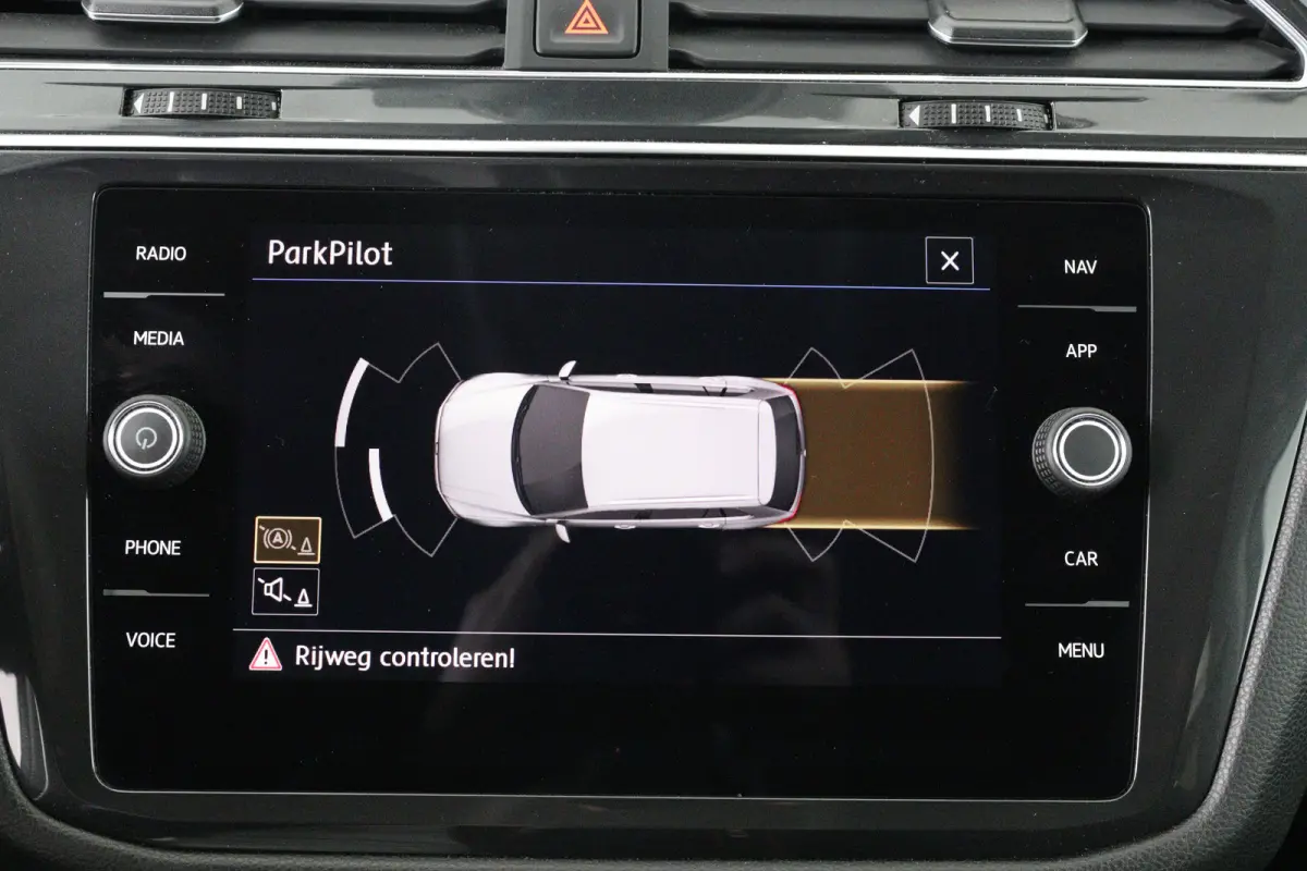 1.5 TSI Comfortline Business 7-persoons | Eerste Eigenaar | Trekhaak Elektrisch | Elektrische Kofferklep | Adaptieve Cruise Control | Navigatie | Apple Carplay & Android Auto | Climate Contr