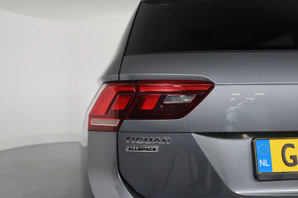 1.5 TSI Comfortline Business 7-persoons | Eerste Eigenaar | Trekhaak Elektrisch | Elektrische Kofferklep | Adaptieve Cruise Control | Navigatie | Apple Carplay & Android Auto | Climate Contr