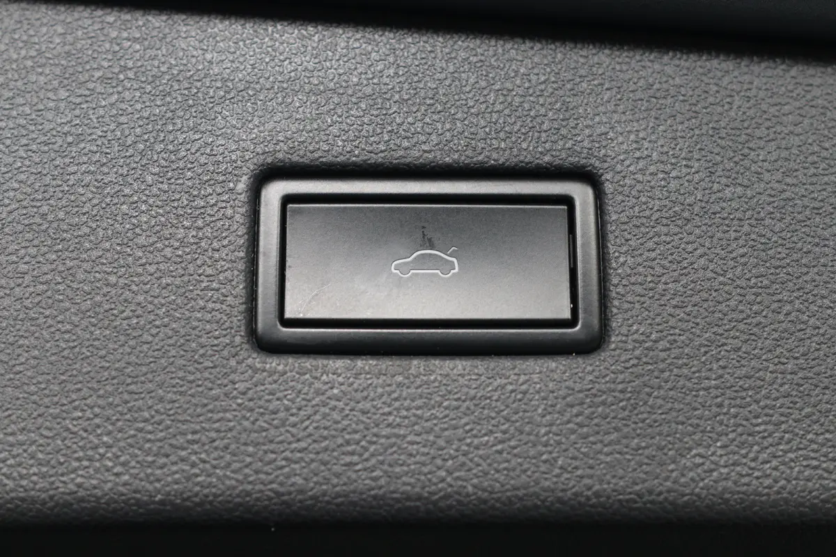 1.5 TSI Comfortline Business 7-persoons | Eerste Eigenaar | Trekhaak Elektrisch | Elektrische Kofferklep | Adaptieve Cruise Control | Navigatie | Apple Carplay & Android Auto | Climate Contr