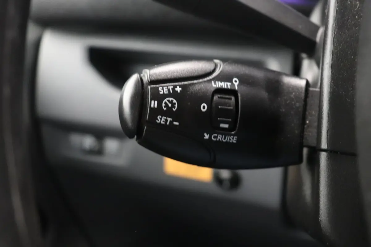 2.0 CDTI L2 122PK EURO 6 - Airco - Cruise - Camera - € 13.499,- Excl.