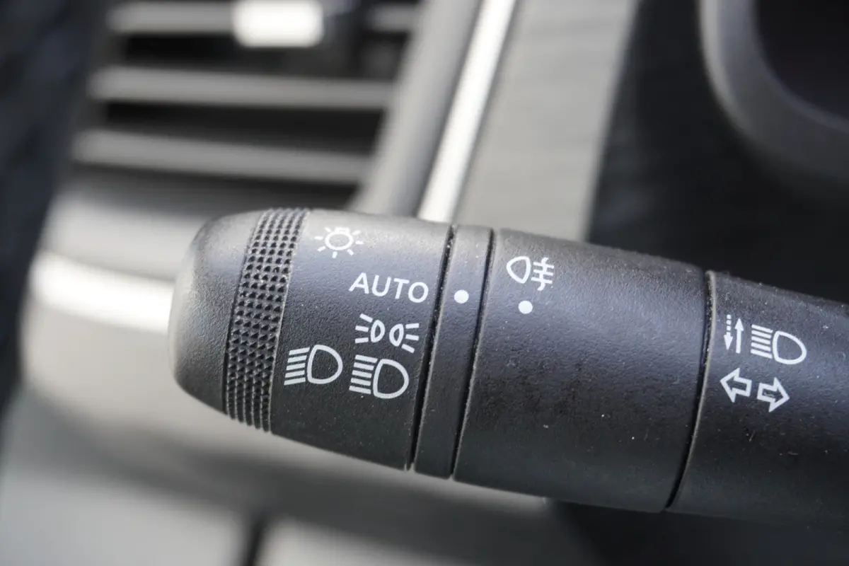 2.0 dCi 130PK EURO 6 - Airco - Navi - Camera - Cruise - €15.900,- Excl.