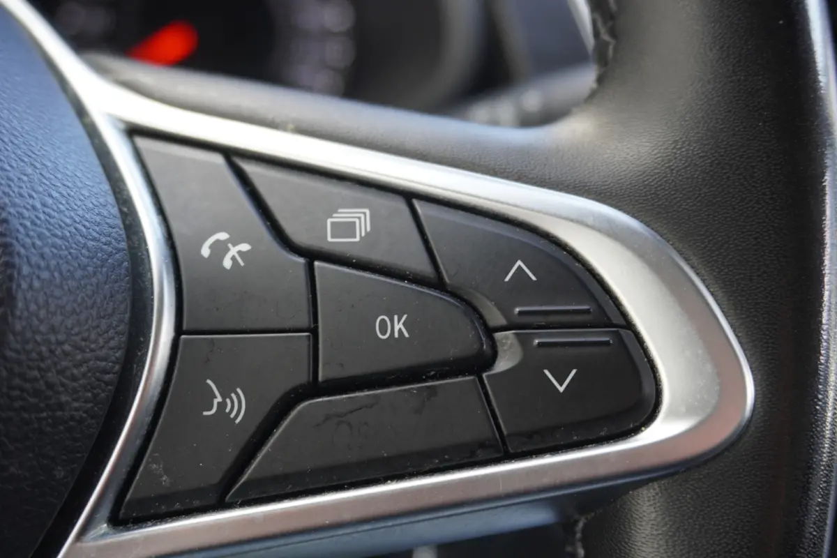 2.0 dCi 130PK EURO 6 - Airco - Navi - Camera - Cruise - €15.900,- Excl.