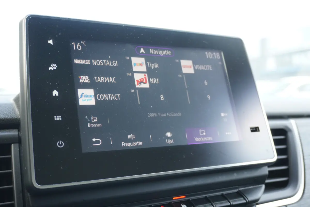 2.0 dCi 130PK EURO 6 - Airco - Navi - Camera - Cruise - €15.900,- Excl.