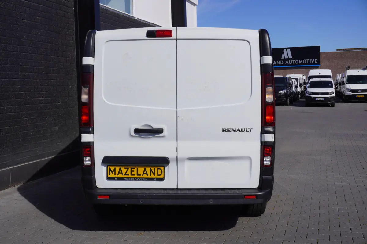 2.0 dCi 130PK EURO 6 - Airco - Navi - Camera - Cruise - €15.900,- Excl.