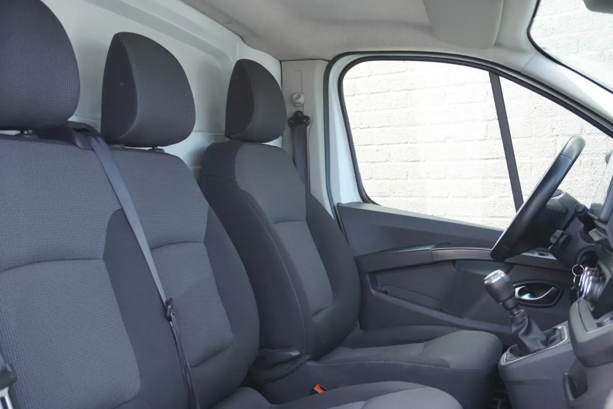 2.0 dCi 130PK EURO 6 - Airco - Navi - Camera - Cruise - €15.900,- Excl.
