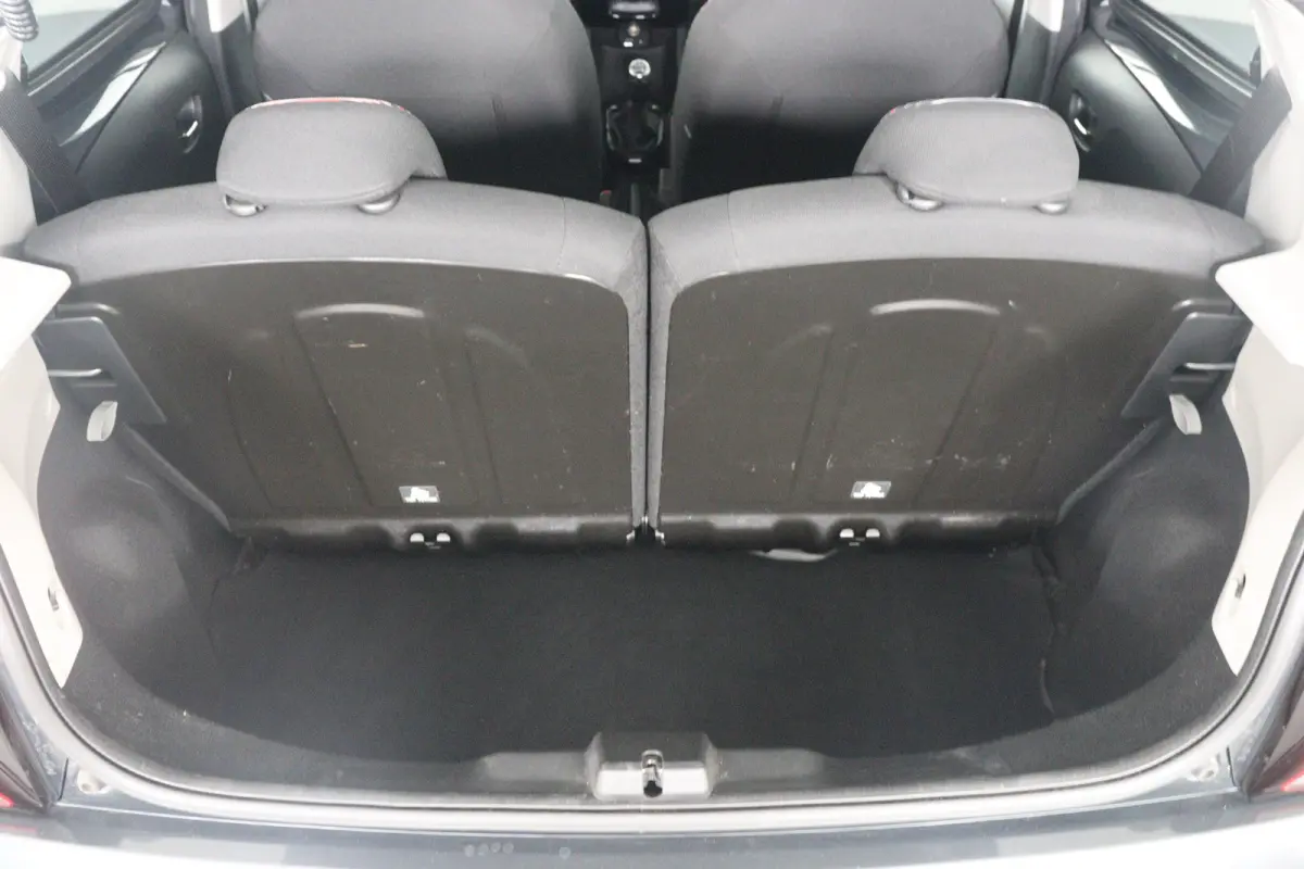 1.0 VTi Shine | Achteruitrij Camera | Apple Carplay & Android Auto | Climate Controle | Bluetooth | Lichtmetalen Velgen |