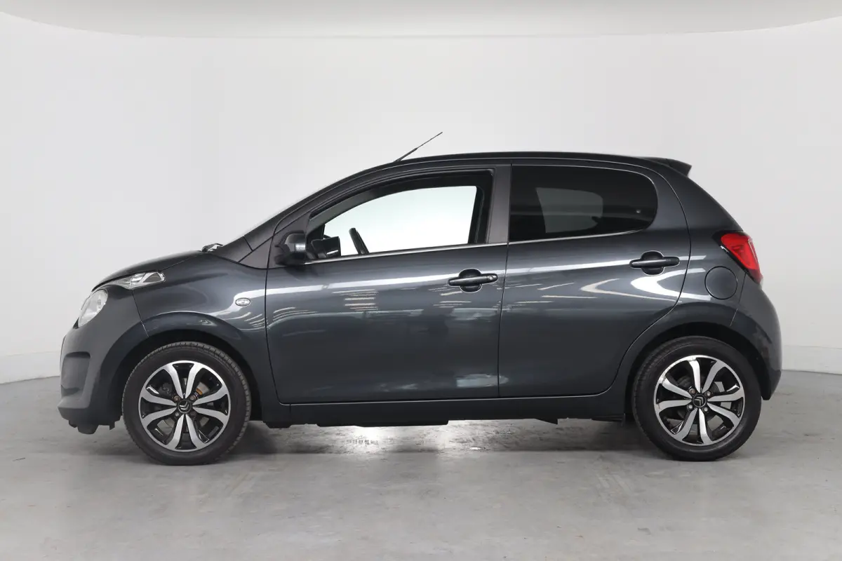 1.0 VTi Shine | Achteruitrij Camera | Apple Carplay & Android Auto | Climate Controle | Bluetooth | Lichtmetalen Velgen |