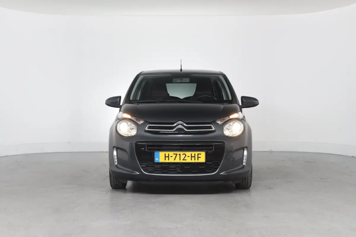 1.0 VTi Shine | Achteruitrij Camera | Apple Carplay & Android Auto | Climate Controle | Bluetooth | Lichtmetalen Velgen |