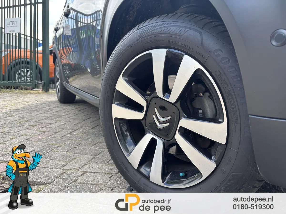 1.2 PureTech S&S Shine GARANTIE/NW.DISTRI/CARPLAY/CLIMA/CRUISE/TREKHAAK/CAMERA/V+A.SENSOREN/LICHTMETAAL rijklaarprijs!