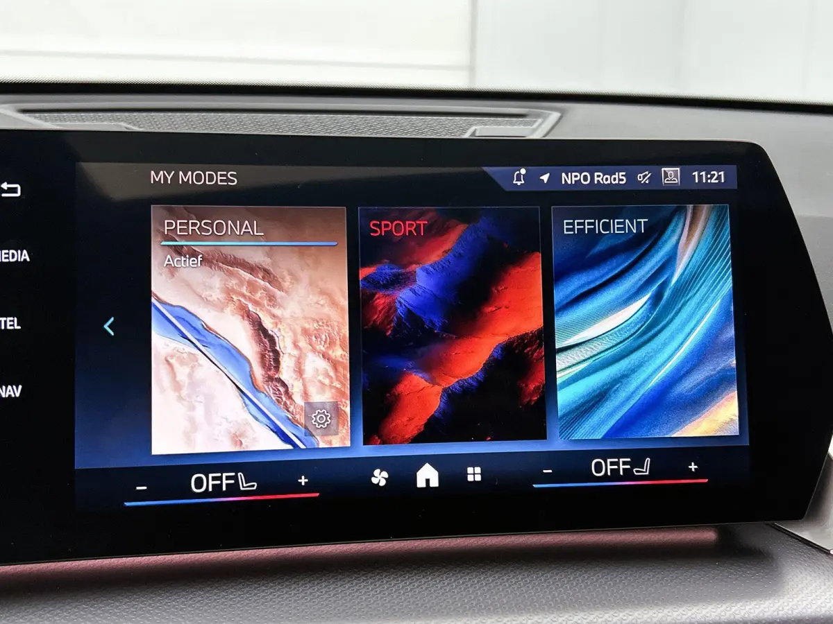xDrive25e | M-SPORT | PANORAMADAK | LEER | 360 CAMERA | STOELVERWARMING | HEAD-UP