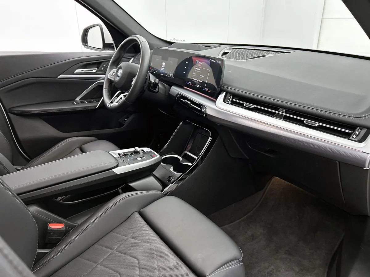 xDrive25e | M-SPORT | PANORAMADAK | LEER | 360 CAMERA | STOELVERWARMING | HEAD-UP