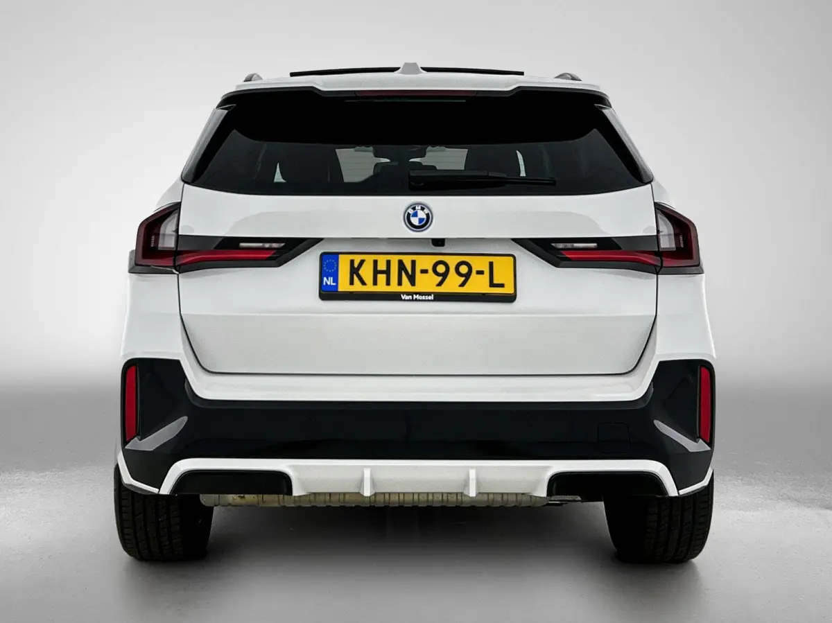 xDrive25e | M-SPORT | PANORAMADAK | LEER | 360 CAMERA | STOELVERWARMING | HEAD-UP