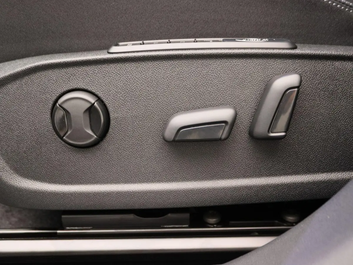 Select Extended Range RWD 77 kWh | UIT VOORRAAD LEVERBAAR | €3500 korting | warmtepomp | B&O |
