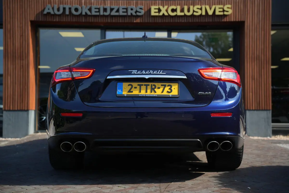 3.0 V6 D Luxe Leder Stoelvent. Navi Memory Metallic Camera 20”LM