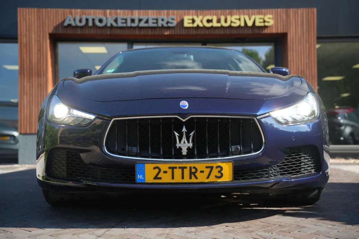 3.0 V6 D Luxe Leder Stoelvent. Navi Memory Metallic Camera 20”LM