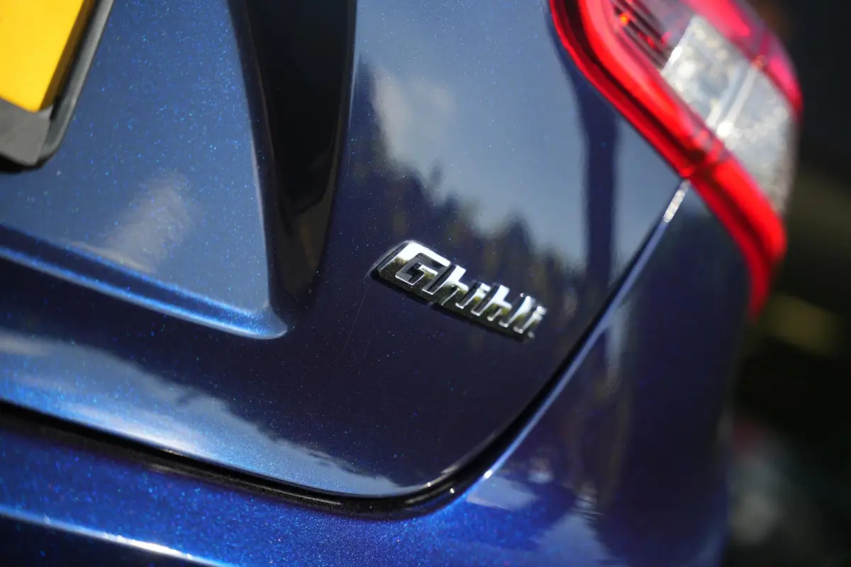 3.0 V6 D Luxe Leder Stoelvent. Navi Memory Metallic Camera 20”LM