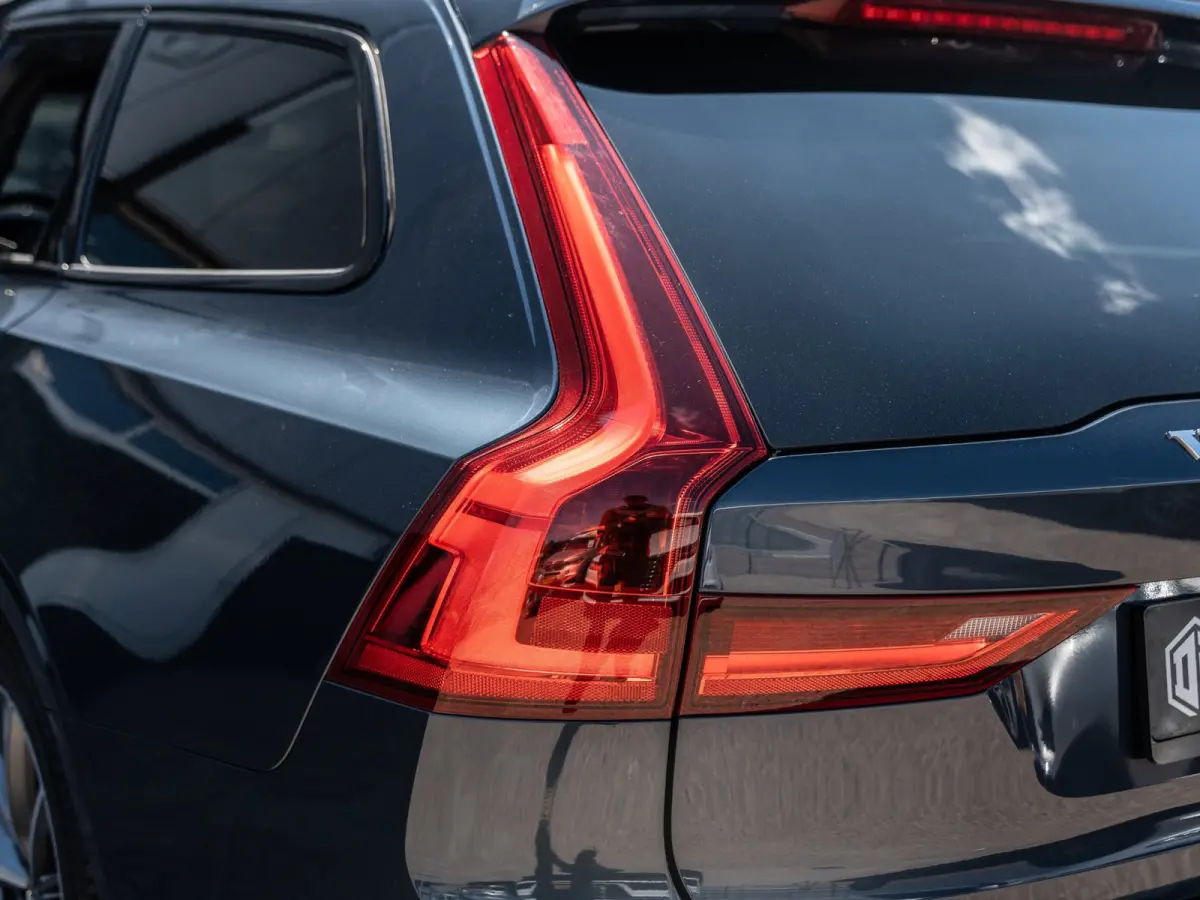 2.0 T8 AWD R-Design | Bowers&Wilkins Sound |