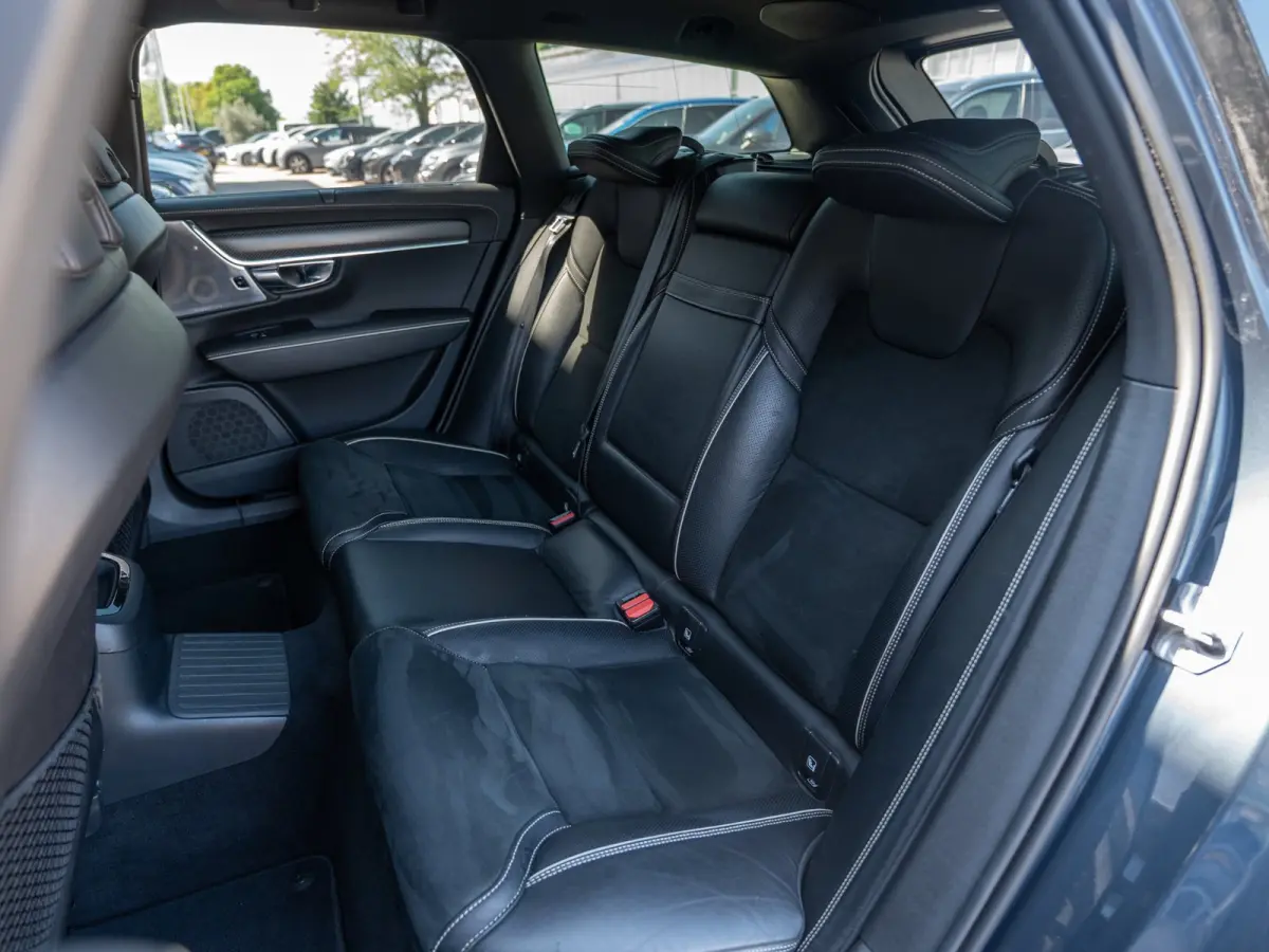 2.0 T8 AWD R-Design | Bowers&Wilkins Sound |
