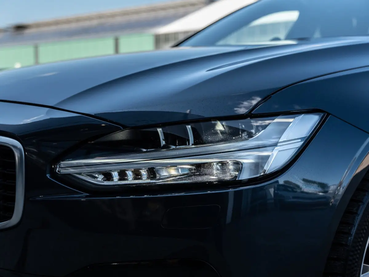 2.0 T8 AWD R-Design | Bowers&Wilkins Sound |