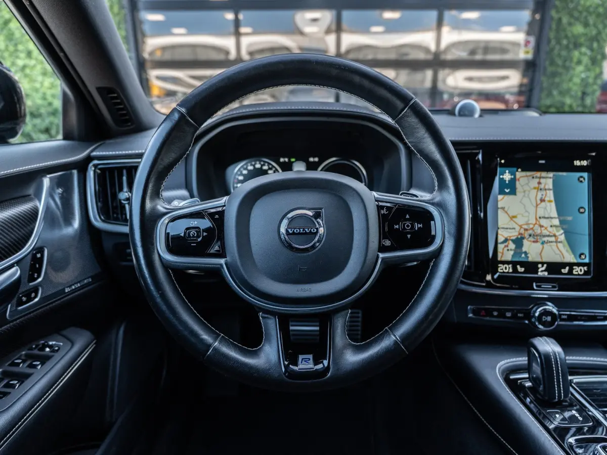 2.0 T8 AWD R-Design | Bowers&Wilkins Sound |