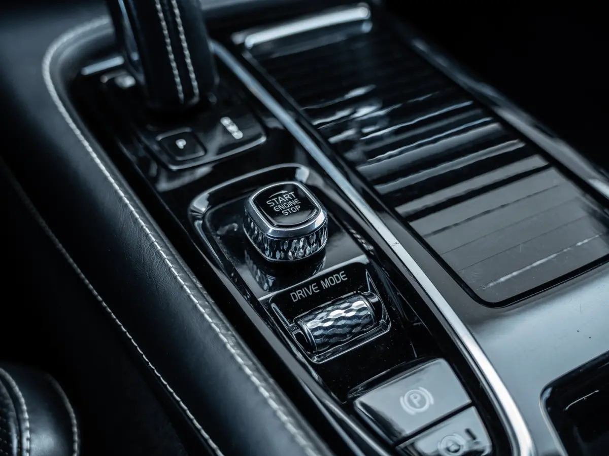 2.0 T8 AWD R-Design | Bowers&Wilkins Sound |