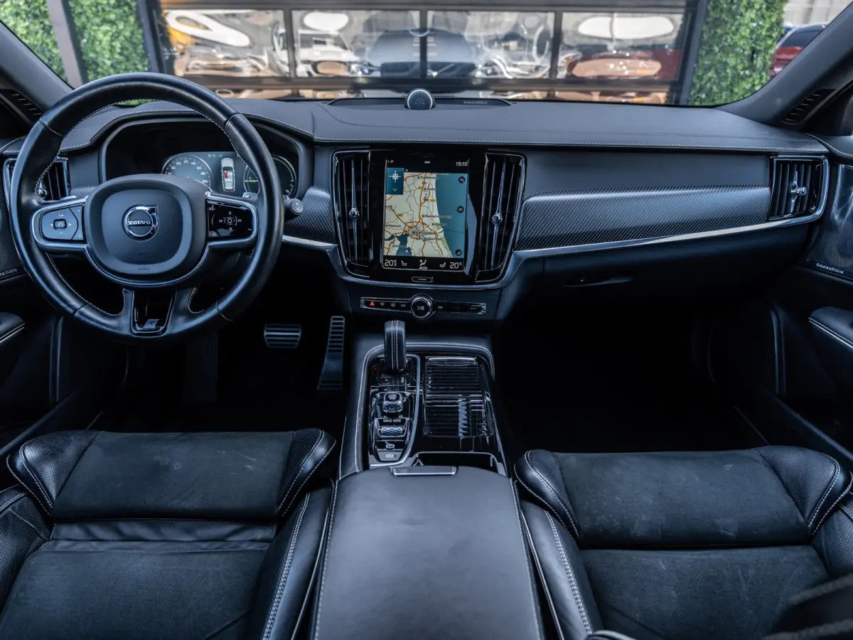 2.0 T8 AWD R-Design | Bowers&Wilkins Sound |
