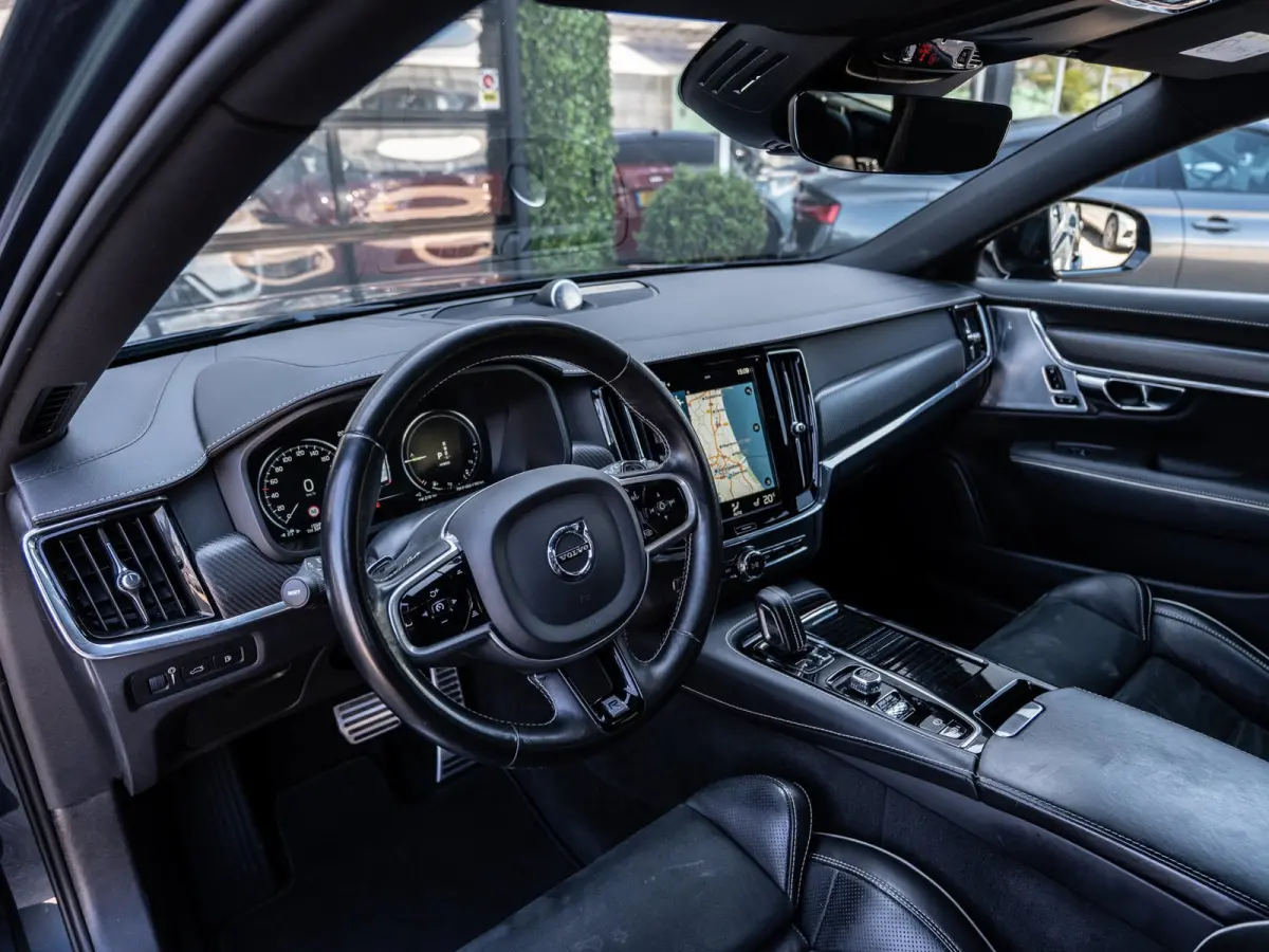 2.0 T8 AWD R-Design | Bowers&Wilkins Sound |