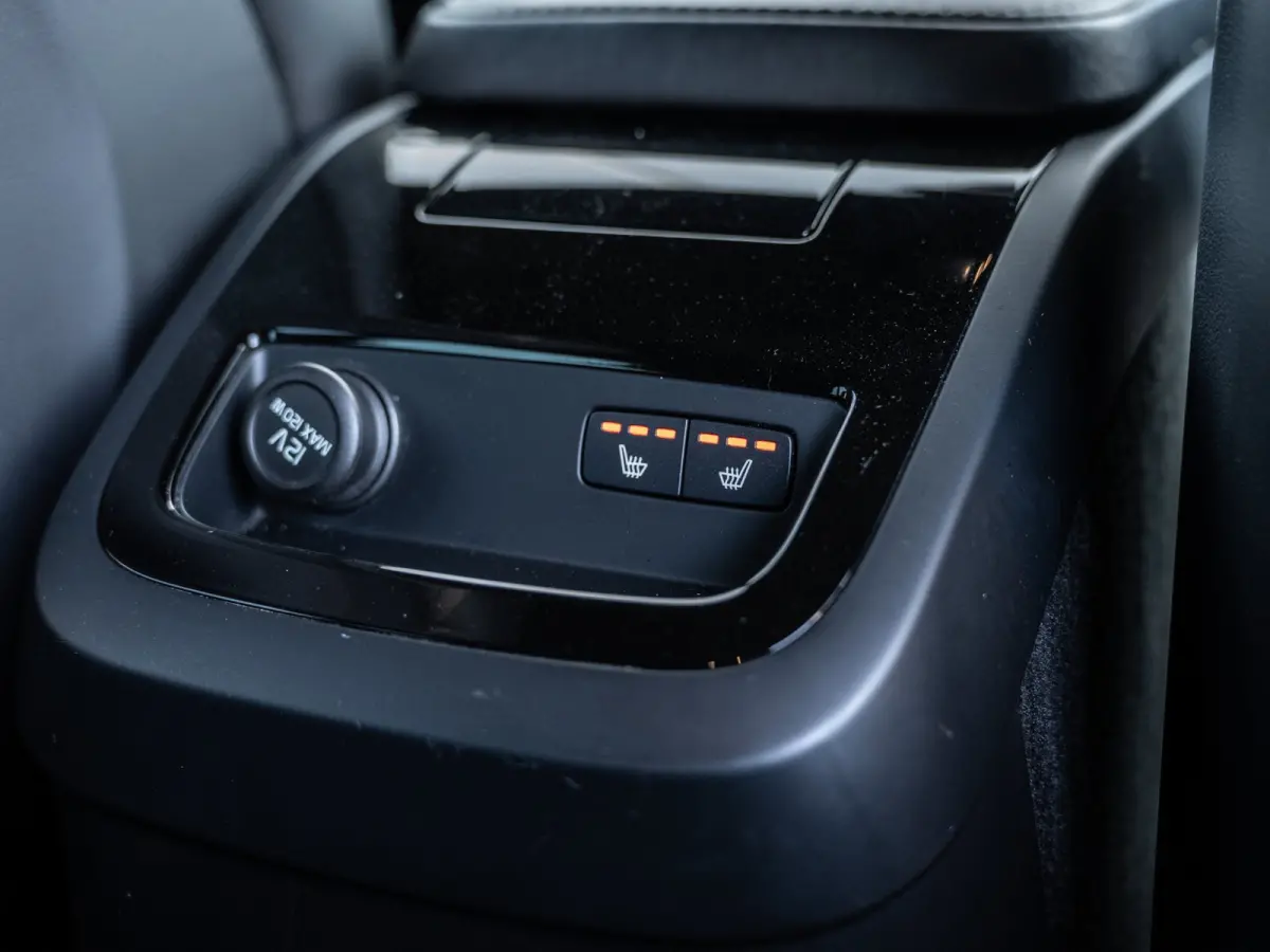 2.0 T8 AWD R-Design | Bowers&Wilkins Sound |