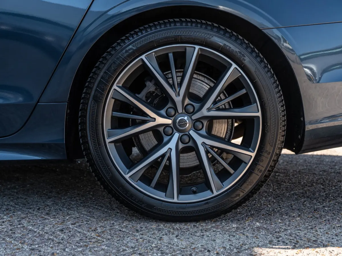 2.0 T8 AWD R-Design | Bowers&Wilkins Sound |