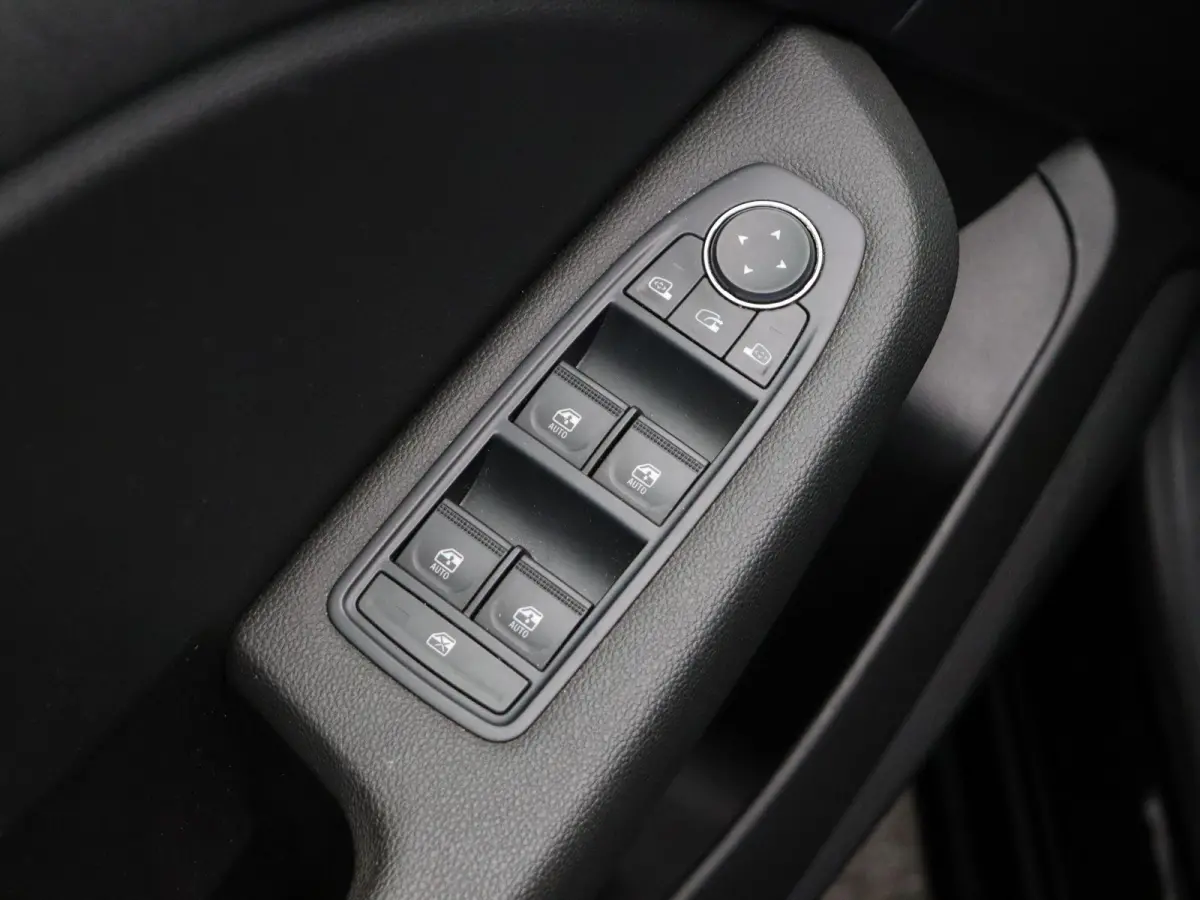 TCe 90pk GPF evolution | Airco | Cruise control | Apple Carplay / Android Auto |