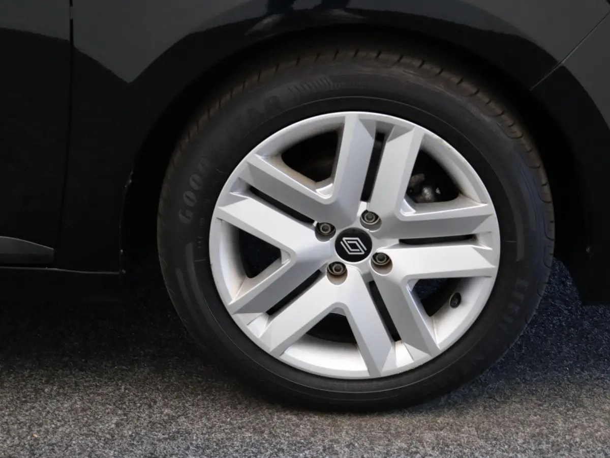TCe 90pk GPF evolution | Airco | Cruise control | Apple Carplay / Android Auto |