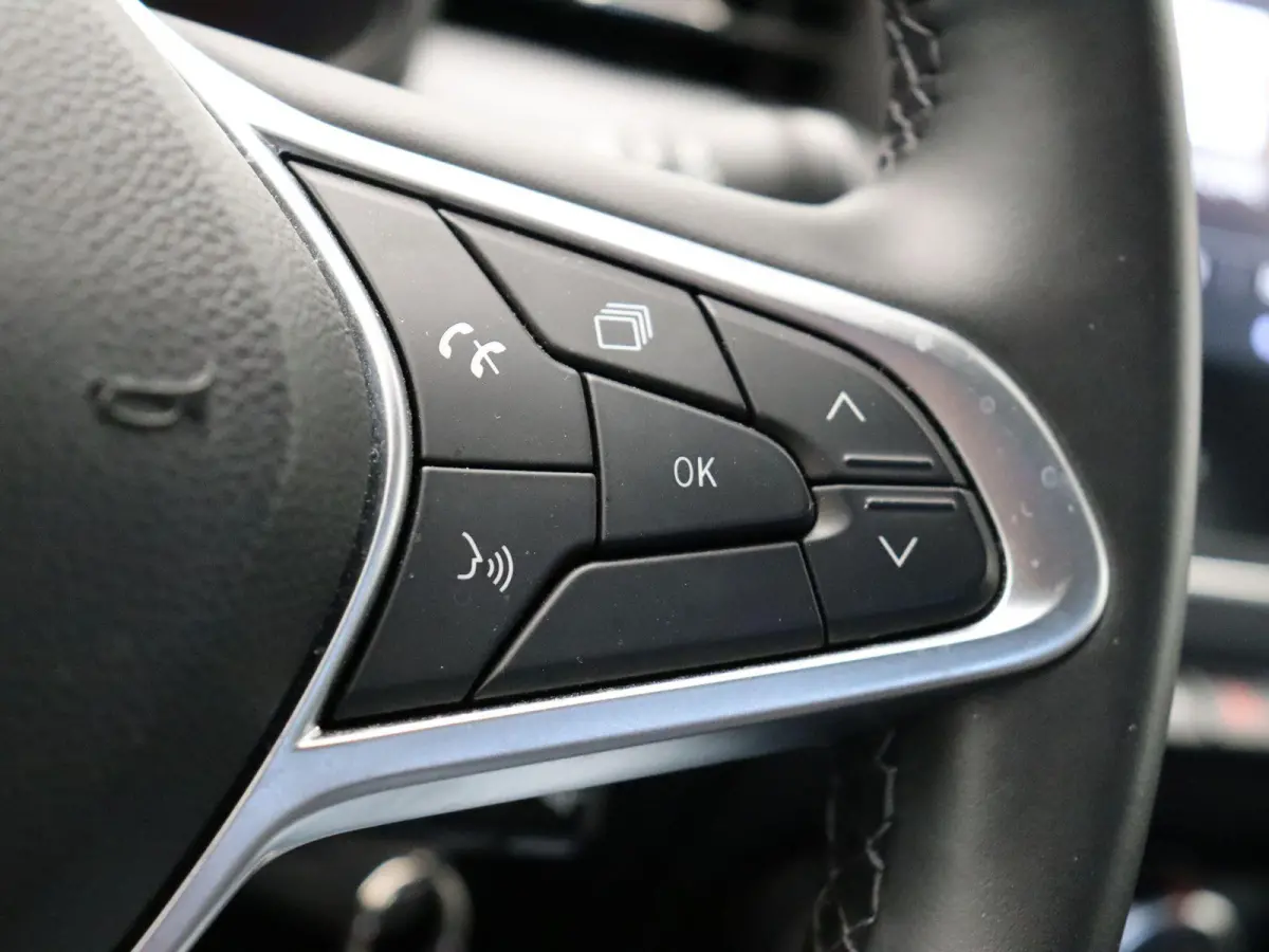 TCe 90pk GPF evolution | Airco | Cruise control | Apple Carplay / Android Auto |