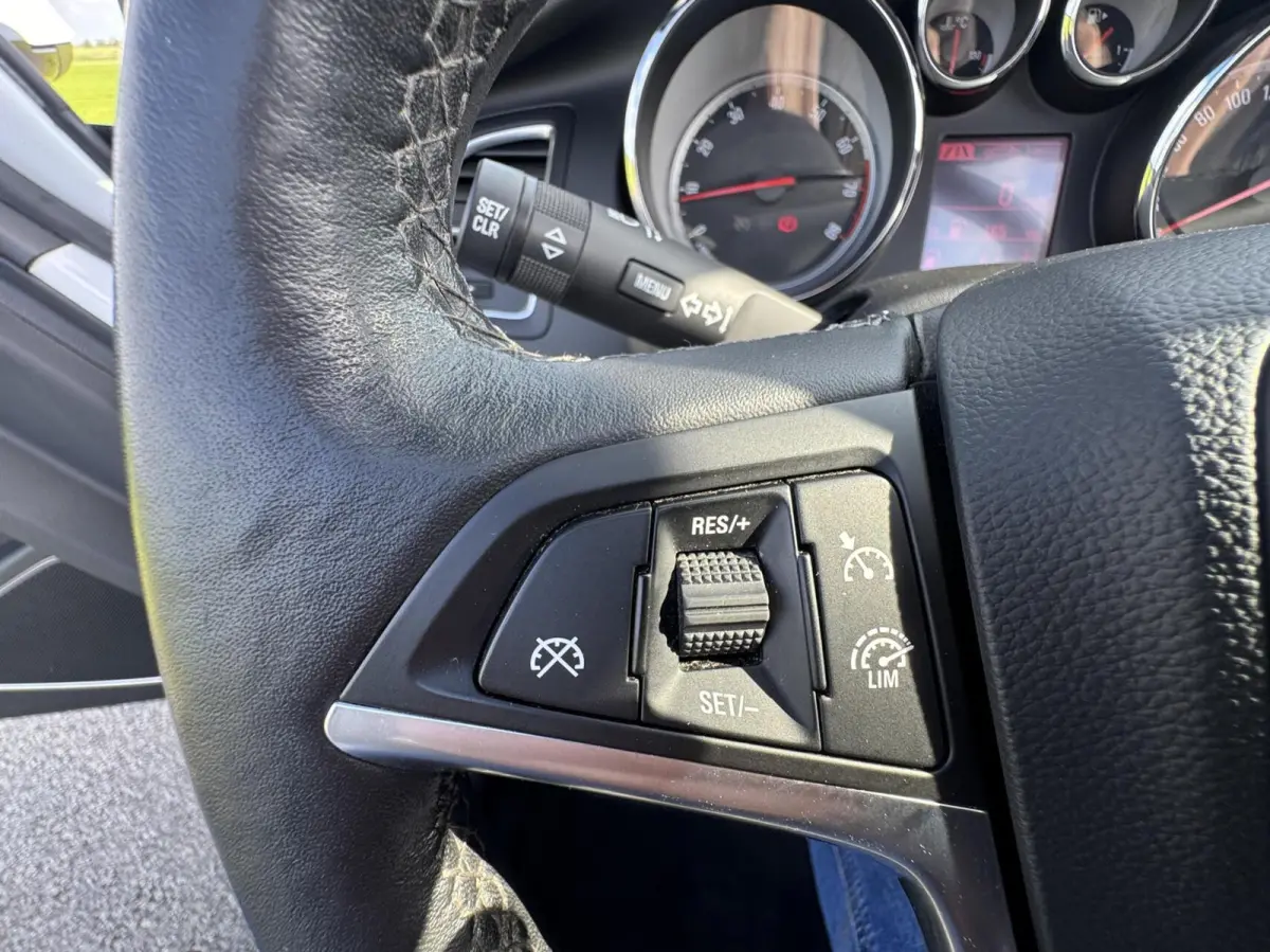 1.4 Turbo Cosmo 92555 km stoelstuurverwarming boekjes