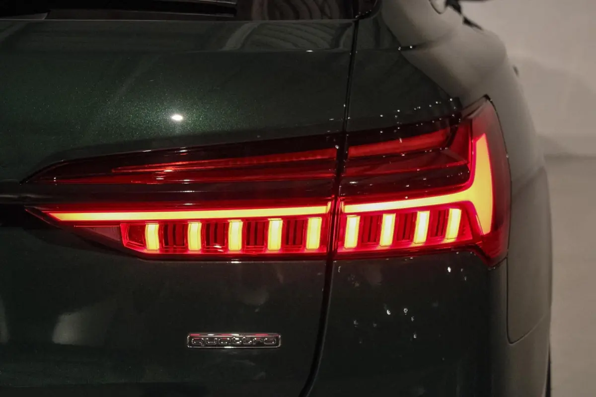 55 TFSI e quattro Competition RS zetels | PANO