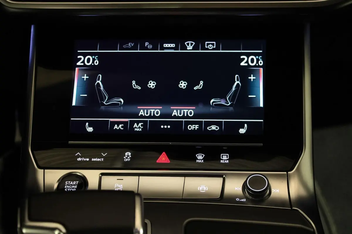 55 TFSI e quattro Competition RS zetels | PANO