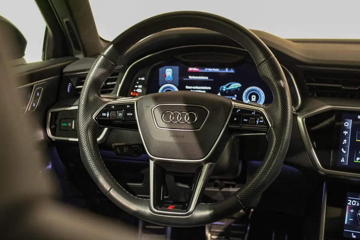 55 TFSI e quattro Competition RS zetels | PANO