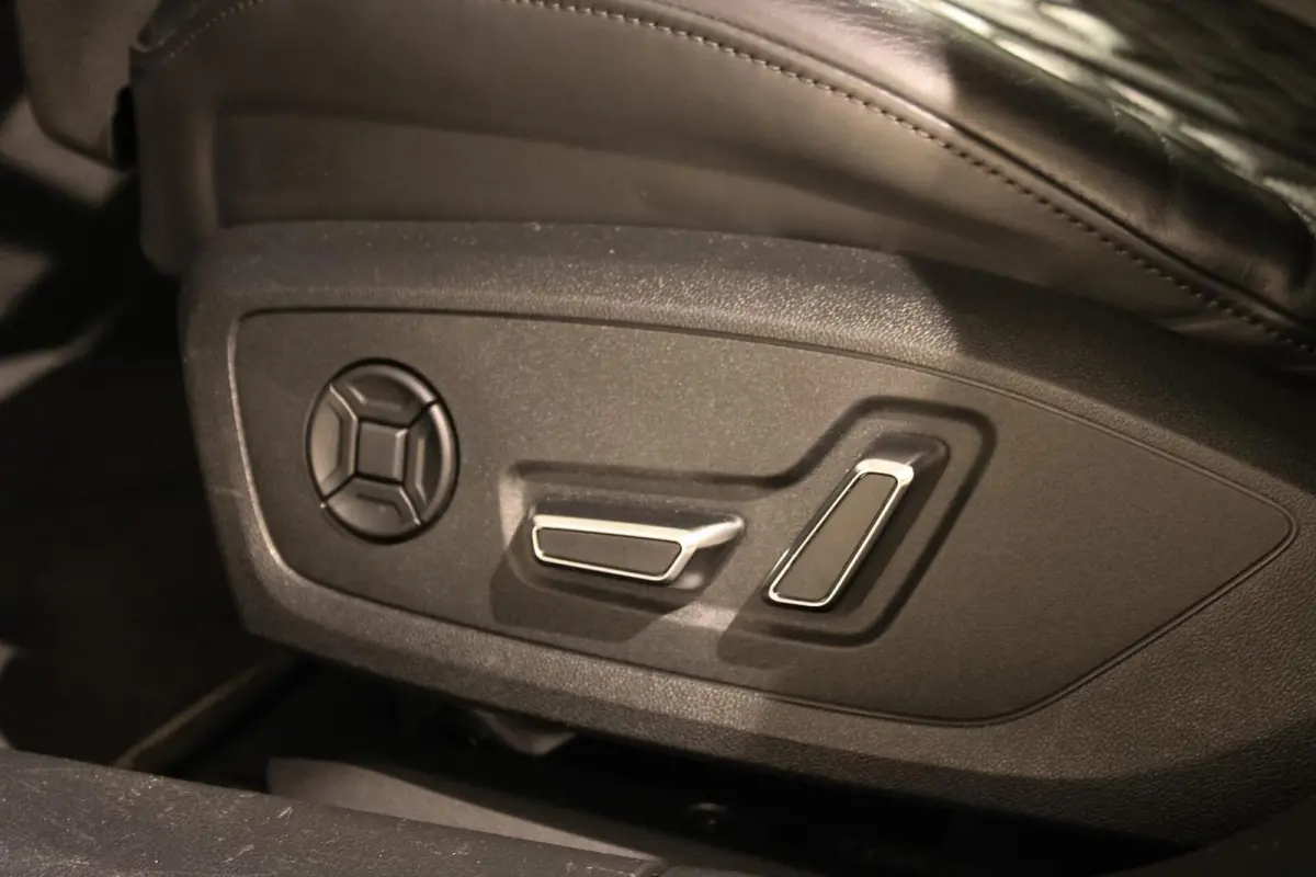 55 TFSI e quattro Competition RS zetels | PANO