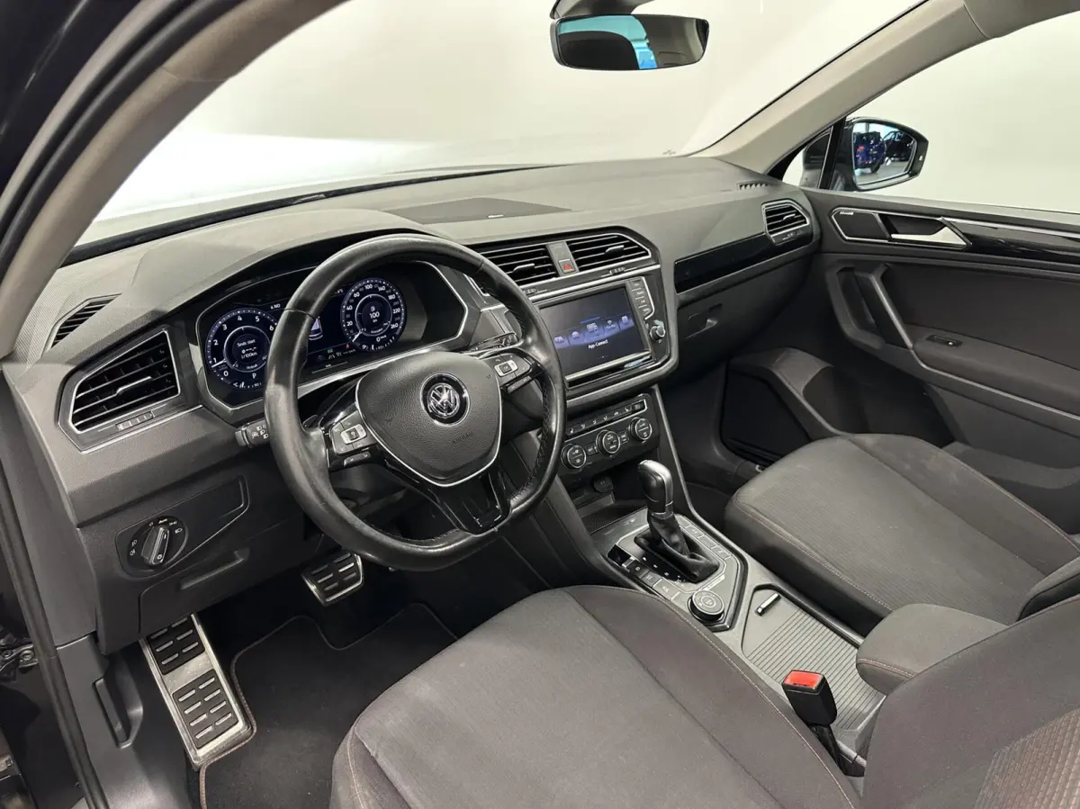 2.0 TSI 4Motion Sound TREKHAAK PANO CARPLAY ECC.