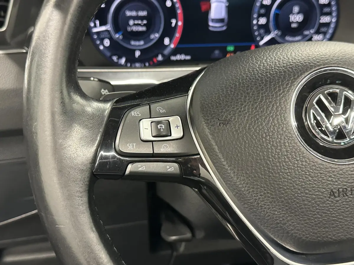 2.0 TSI 4Motion Sound TREKHAAK PANO CARPLAY ECC.