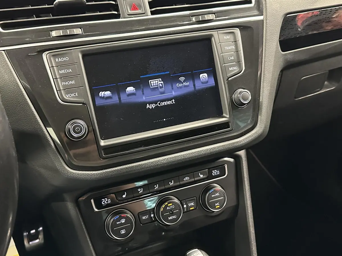 2.0 TSI 4Motion Sound TREKHAAK PANO CARPLAY ECC.