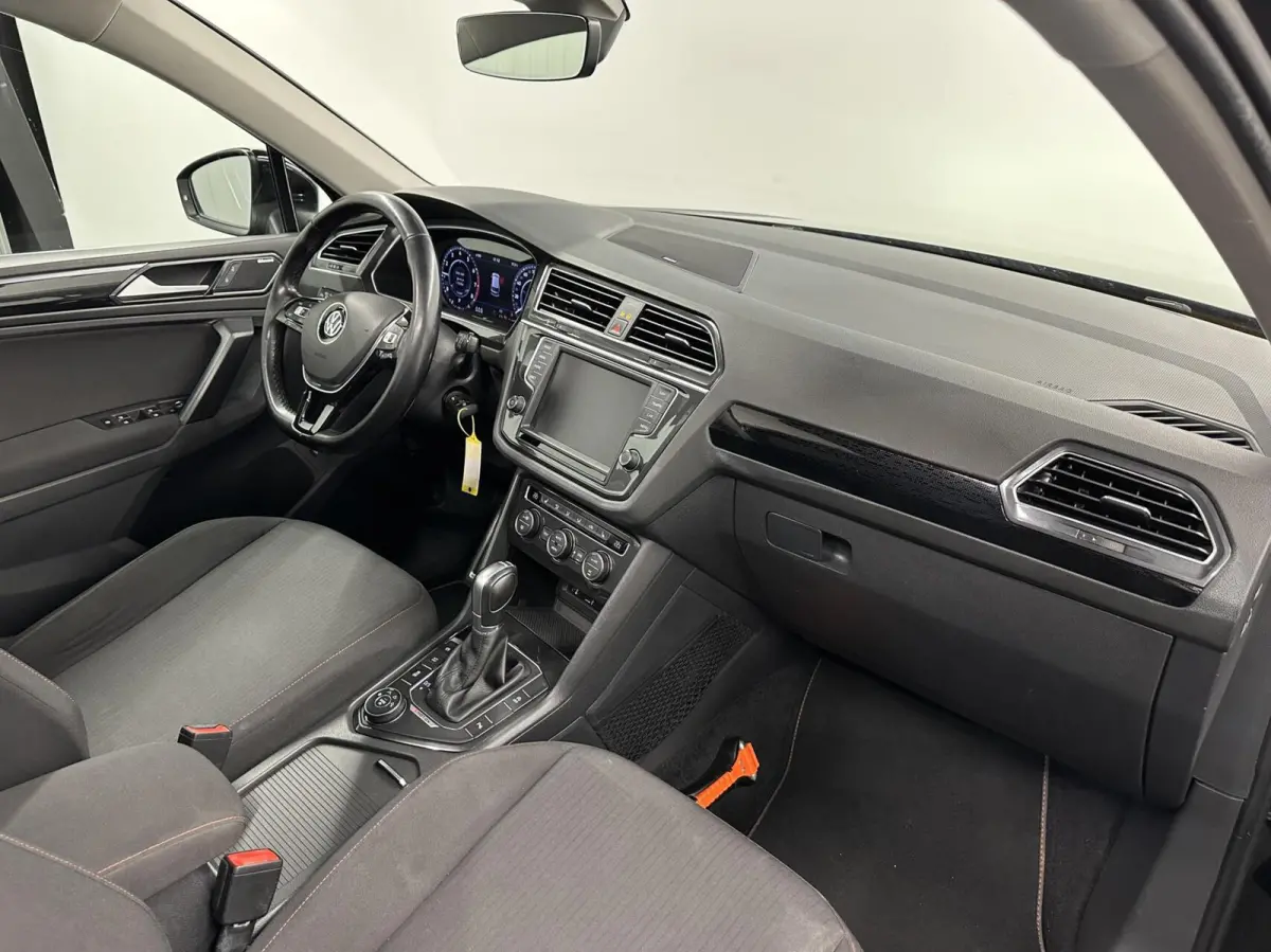 2.0 TSI 4Motion Sound TREKHAAK PANO CARPLAY ECC.