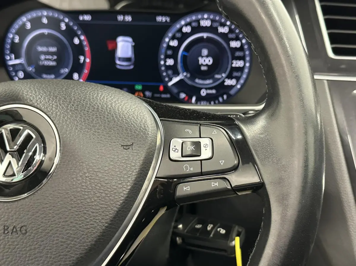 2.0 TSI 4Motion Sound TREKHAAK PANO CARPLAY ECC.