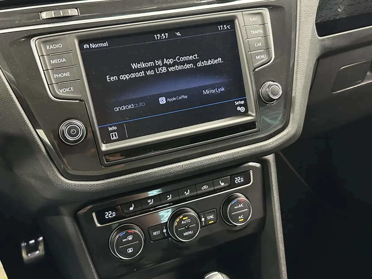 2.0 TSI 4Motion Sound TREKHAAK PANO CARPLAY ECC.
