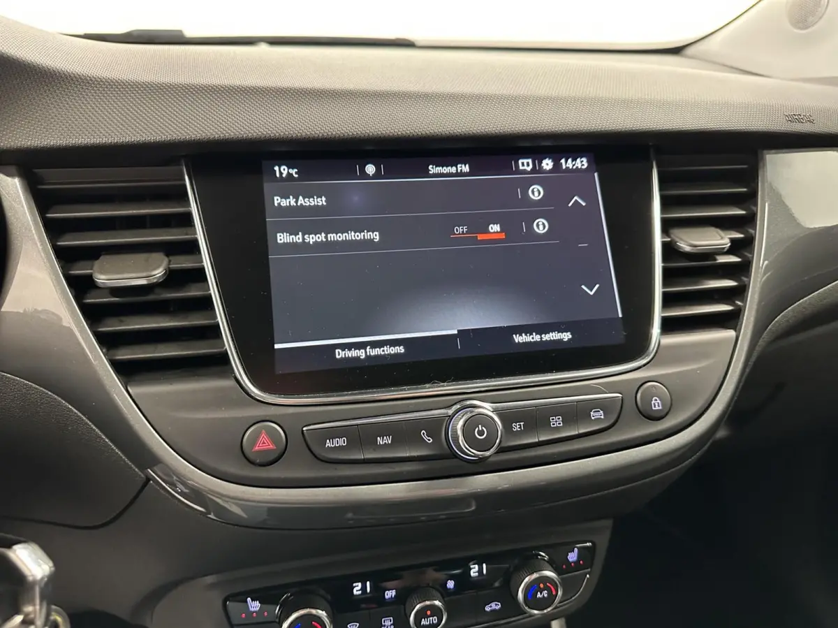 1.2 Turbo Elegance TREKHAAK CAMERA CARPLAY NAVI ECC LM CRUISE.