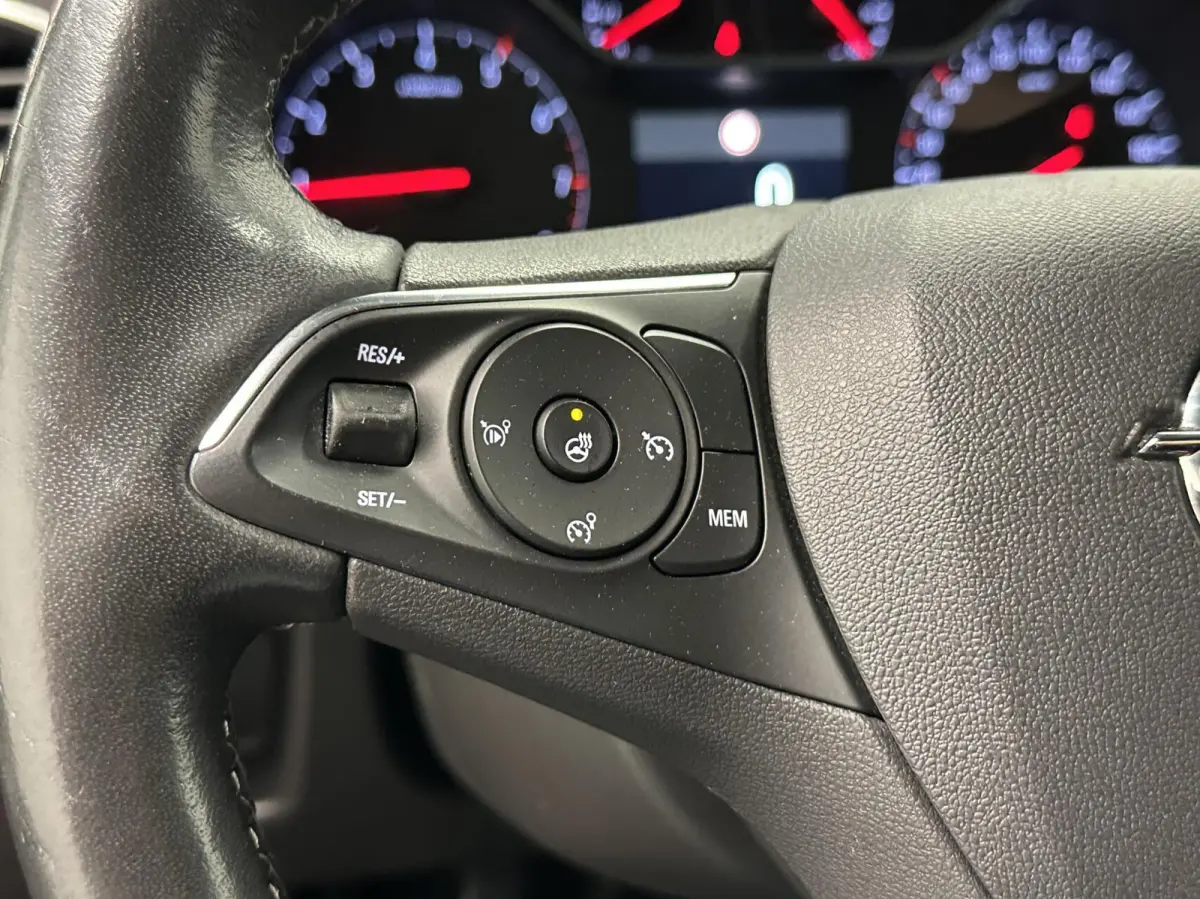 1.2 Turbo Elegance TREKHAAK CAMERA CARPLAY NAVI ECC LM CRUISE.