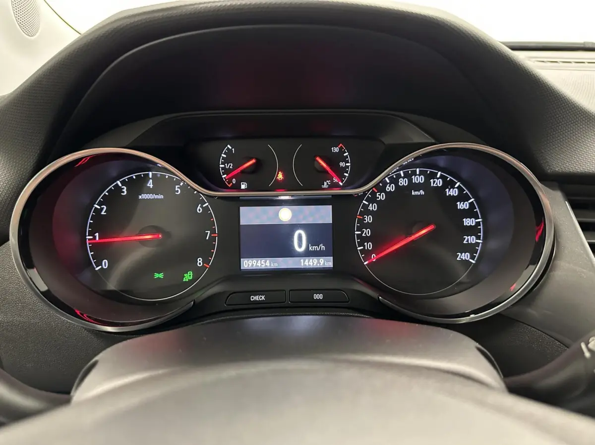 1.2 Turbo Elegance TREKHAAK CAMERA CARPLAY NAVI ECC LM CRUISE.