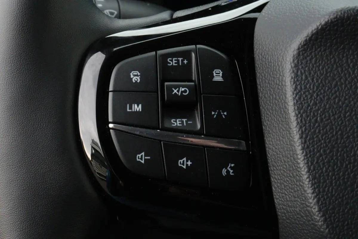 Cour. Limited 44 kWh l FULL OPTION l NAVI l CLIMATE l STUURVERWARMING l LANE ASSIST l CAMERA