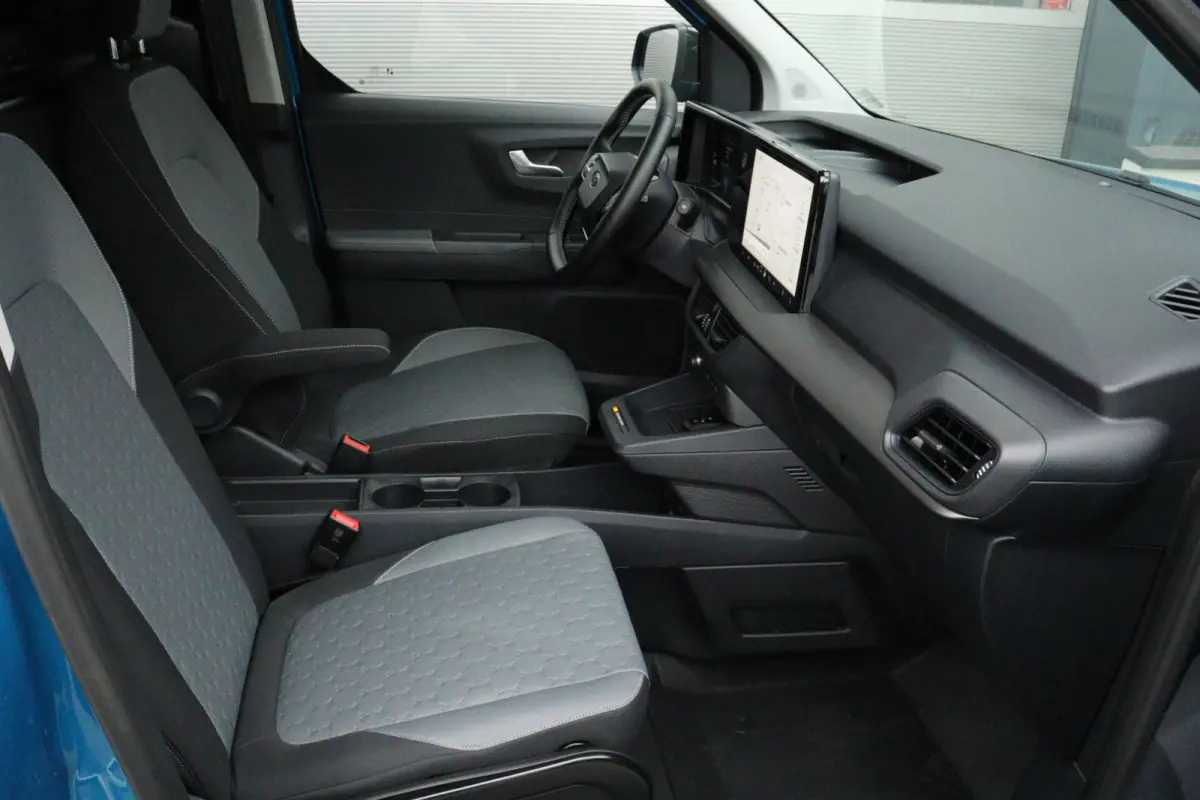 Cour. Limited 44 kWh l FULL OPTION l NAVI l CLIMATE l STUURVERWARMING l LANE ASSIST l CAMERA