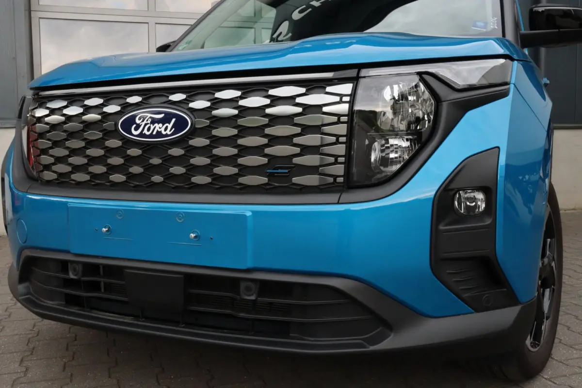 Cour. Limited 44 kWh l FULL OPTION l NAVI l CLIMATE l STUURVERWARMING l LANE ASSIST l CAMERA
